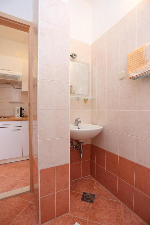 Apartment Igrane 311B Экстерьер фото